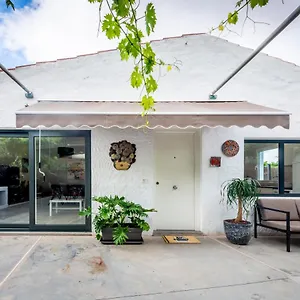 https://villa-los-naranjos.in-canary-islands.com