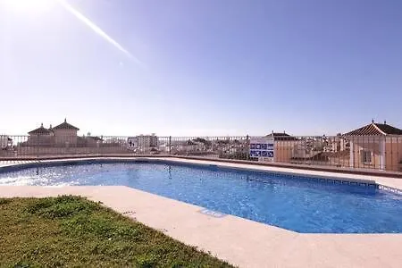 Amplio apartamento con piscina cerca de la playa Nerja